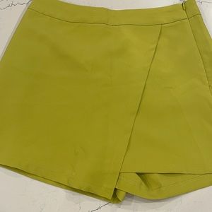 NWT Sincerely Jules Skirt size M in Lime Green